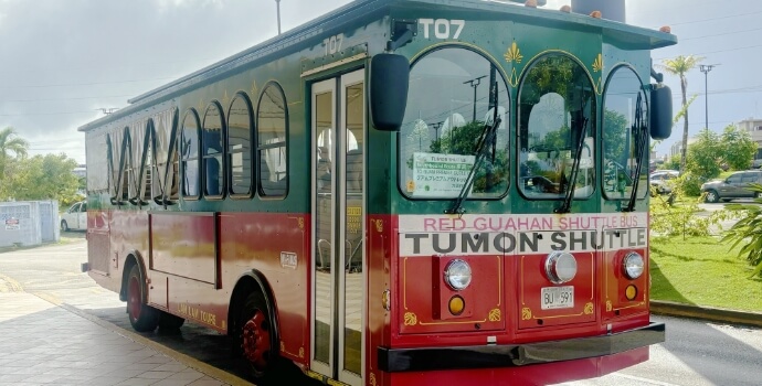 タモンシャトル（赤いシャトルバス）